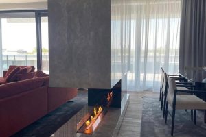 Новый проект - интерьер квартиры с биокамином Decoflame🇩🇰Основной задачей было гармонично разд